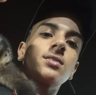 Hz da rocinha-pedro: Retrato complementar do DeepBrain AI para bate-papo online gratuito e conversas abertas