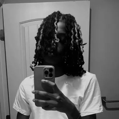 Chat with Naezon, No Strings Attached: Experience the Joy of Cht and Character AI Chat.