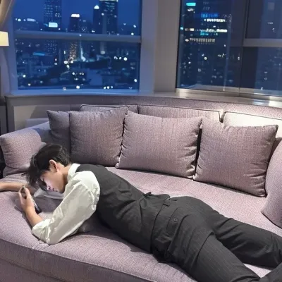 Explore endless storylines with Leonn, your interactive roleplay AI chat bot free.