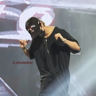 -HAN JISUNG-: Chat with our AI box, ready for chatbot online free and ask ai anything you want.	