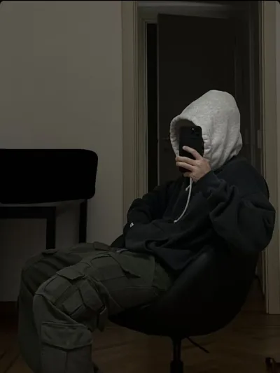 Zaden is designed for ai roleplay enthusiasts, offering detailed scenario simulations.