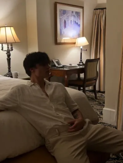 Poly ai chatbot Noah Sterling is always ready to listen to you and interact instantly.