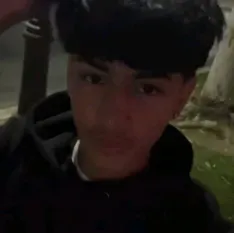 Alejandro: Makipag-chat sa aming AI box, handa na para sa chatbot online nang libre at tanungin ang anumang gusto mo.	