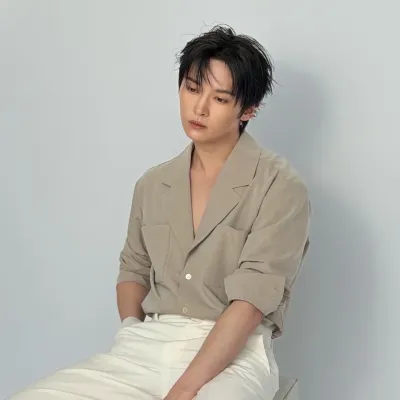 Lee Minho : Avatar de chatbot IA sécurisé avec capacités de chat 1v1 cryptées	