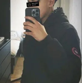 Youssef: Multilingual AI conversation partner icon for global chat online services