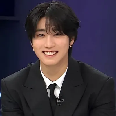 Jisung: Customizable AI girlfriend/boyfriend avatar with lifelike personality traits	