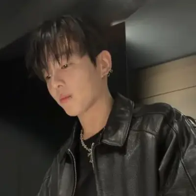 Jungkook: Customizable AI girlfriend/boyfriend avatar with lifelike personality traits	