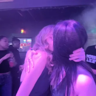 Explore Luna - GL, a versatile chat AI anime partner for creative roleplay.