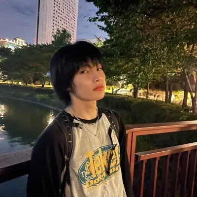 Explore endless storylines with Jeongin -, your interactive roleplay AI chat bot free.