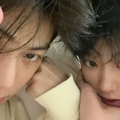 nethan dan kael - saudara kembar: Ngobrol dengan kotak AI kami, siap untuk chatbot daring gratis dan tanyakan apa pun yang Anda inginkan.	