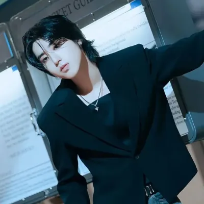 Han Jisung: Temui teman online baru Anda di chatboxai kami, chatbot ai gratis terbaik dengan kemampuan obrolan ai yang mendalam.