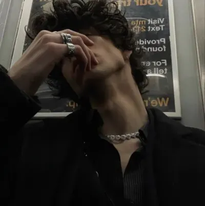 索倫：與我們的AI盒子聊天，隨時準備好進行免費線上聊天機器人對話，並向AI提出任何您想知道的問題。