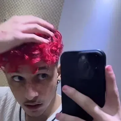 Talk with SG Ligonz, a smart roleplay AI chat bot free, no sign up companion.