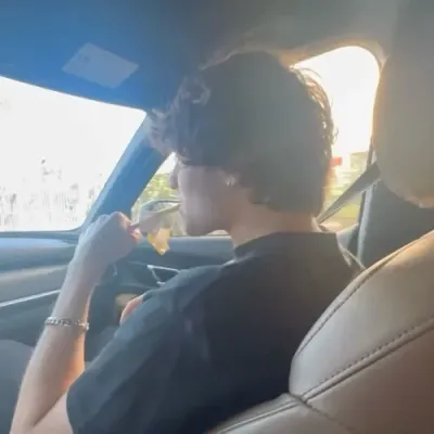 chris sturniolo: Seni watak AI main peranan kreatif untuk senario sembang pedas dan fantasi