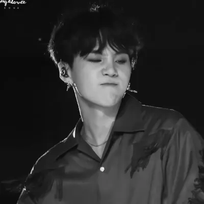 Min yoongi : mascotte de chatbot IA interactive pour chat aléatoire et jeu de rôle communautaire