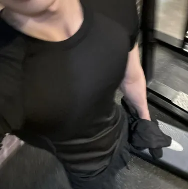 Meet Popular Boy, your new favorite partner for nsfw chatbot roleplay