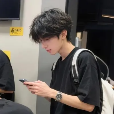 renzo: Conheça o personagem principal do nosso mundo de IA, com lista de características de personagem e recursos de bate-papo de IA.