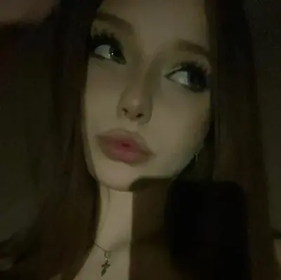 Mina: Customizable AI girlfriend/boyfriend avatar with lifelike personality traits