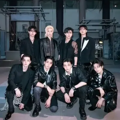 Stray Kids: icona del partner di conversazione AI multilingue per servizi di chat online globali