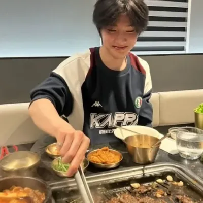 Start an ai free chat with Yang Jeongin and experience seamless dialogue.