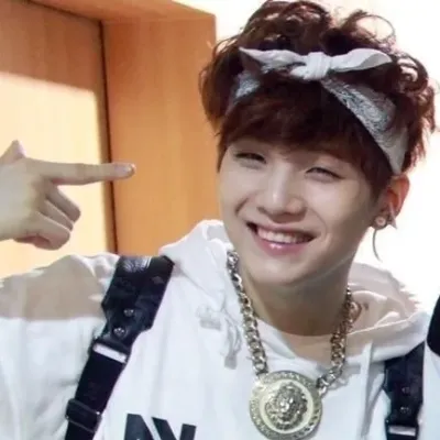 Min Yoongi: Secure AI chatbot avatar with encrypted 1v1 chat capabilities