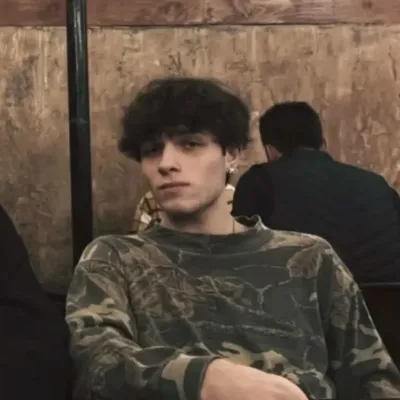 馬特·斯圖尼奧洛：以幻想為主題的AI角色扮演角色藝術，用於沉浸式故事敘述