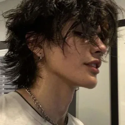 Your new roommate: start a unique ai rp journey and create your own narrative.