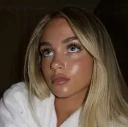 Brooke - Your Best Friend: Interactive AI chatbot mascot for random chat and community-driven roleplay