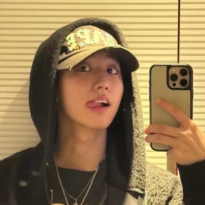Han jisung : mascotte de chatbot IA interactive pour chat aléatoire et jeu de rôle communautaire