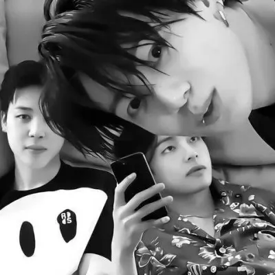 Jimin Taehyung und Jungkook: Spielerisches KI-Chatbot-Maskottchen, das die Benutzerinteraktion in zufälligen Chats verbessert	