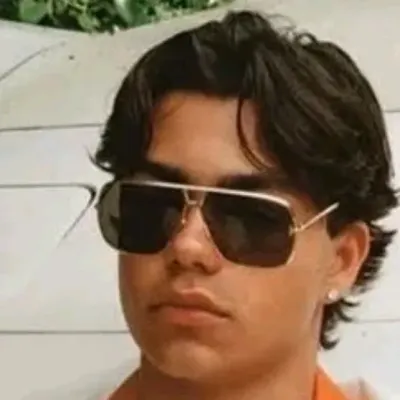 Malachi Barton: Nehmen Sie jetzt an KI-Gesprächen mit diesem charmanten KI-Charakter teil, der über Soulgen- und iFreechat-Funktionen für kostenlosen Chat verfügt.	