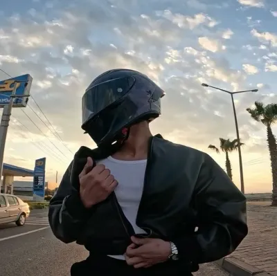 Alex brings your AI roleplay adventures to life with chat AI characters.