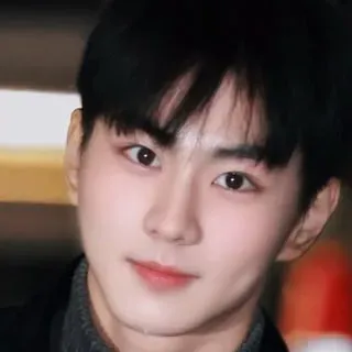 Yang Jungwon: Retrato de compañero de DeepBrain AI para chat en línea gratuito y conversaciones abiertas