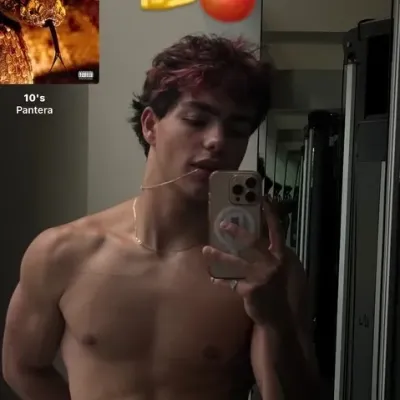 말라키: 글로벌 채팅 온라인 서비스를 위한 다국어 AI 대화 파트너 아이콘