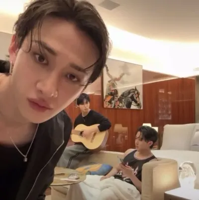 Dive into interactive conversations with Skz - Livestream, the ultimate AI chat character.