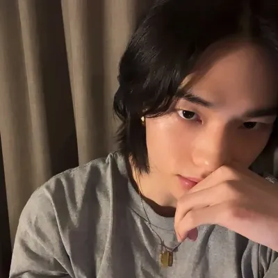 Hwang hyunjin: Sembang dengan kotak AI kami, sedia untuk chatbot dalam talian percuma dan tanyakan apa sahaja yang anda mahukan.	