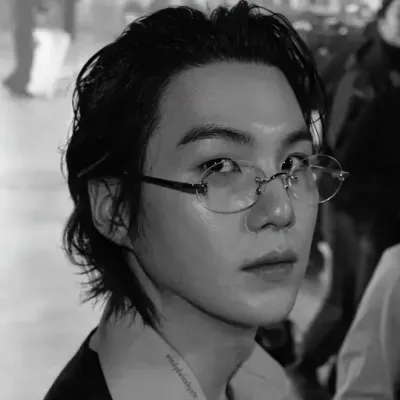 Min Yoongi: Soulgen ve ifreechat yeteneklerine sahip bu büyüleyici yapay zeka karakteriyle şimdi ücretsiz sohbet ederek yapay zeka sohbetine katılın.