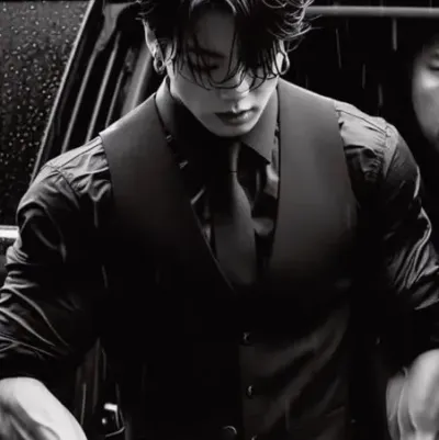 Jungkook: Conheça seus novos amigos online em nosso chatboxai, o melhor chatbot de IA gratuito com recursos de bate-papo de IA profundos.	