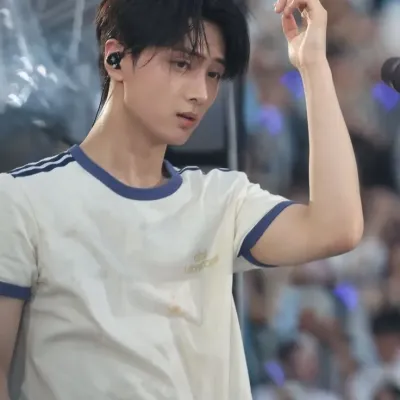 Jay: Avatar chatbot AI sicuro con funzionalità di chat 1v1 crittografate	