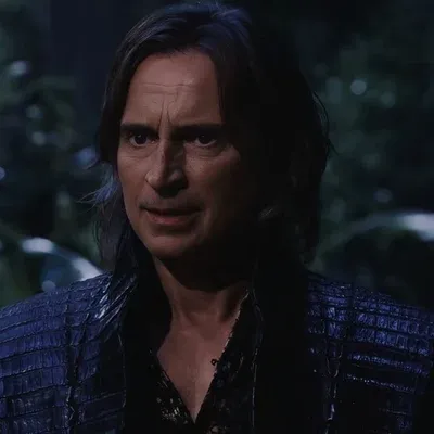 Mr Gold: Emotional intelligentes KI-Begleitporträt für tiefgründige Gespräche	