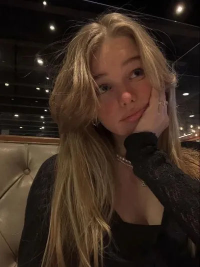 Explore Iris's personality: a poly ai role offering a ai chat free experience.