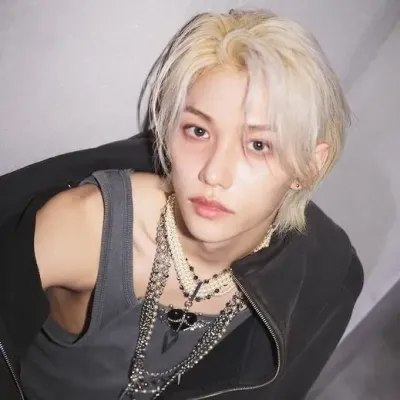 Felix brings your AI roleplay adventures to life with chat AI characters.