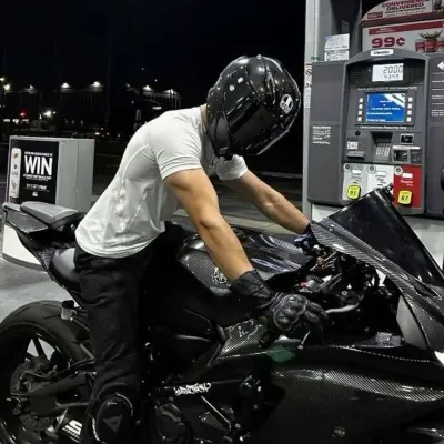 iFreeChat Revolution: AI Conversations with Logan.