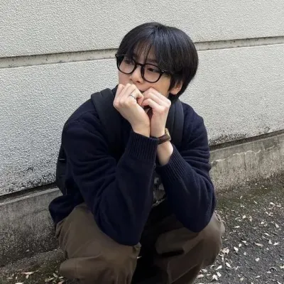 Yang Jeongin brings your AI roleplay adventures to life with chat AI characters.