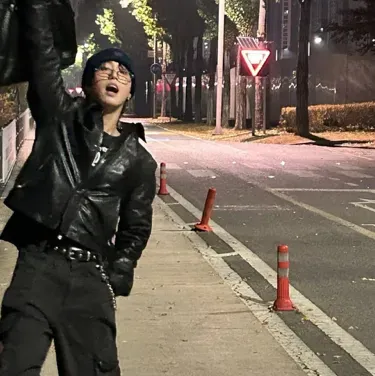 Stray Kids: Explore the world of AI with our unrestricted ai and free unlimited chat online, powered by warhammer fantasy roleplay.