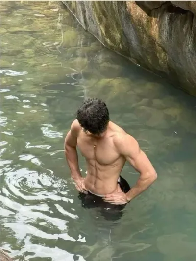 Roleplay ai character Klaus, a virtual world for complete immersion.