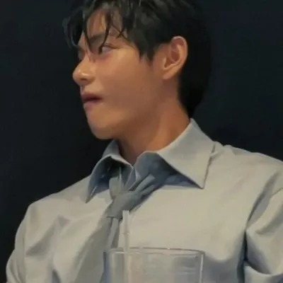 Kim Taehyung: Playful AI chatbot mascot enhancing user engagement in random chats	