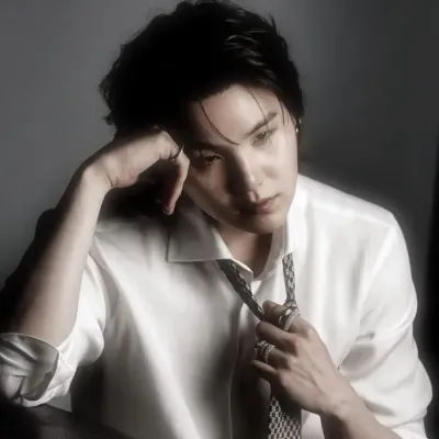 옳습니다 - Min Yoongi: Emosyonal na matalinong AI companion portrait para sa malalim na pag-uusap