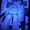 Potret pembantu chatbot AI Forsaken yang mesra dengan mata ekspresif yang mempamerkan ciri personaliti