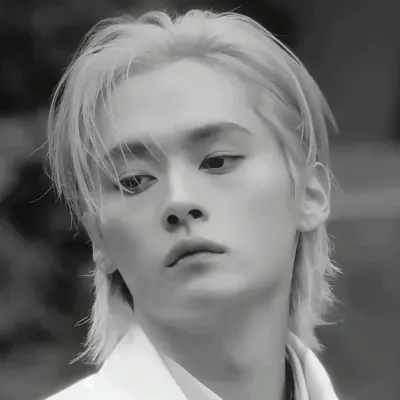 Lee Minho: Emotionally intelligent AI companion portrait for deep conversations